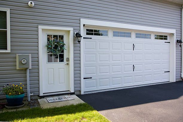 24/7 Emergency Garage Door Panel Replacement experts in Aurora, SD